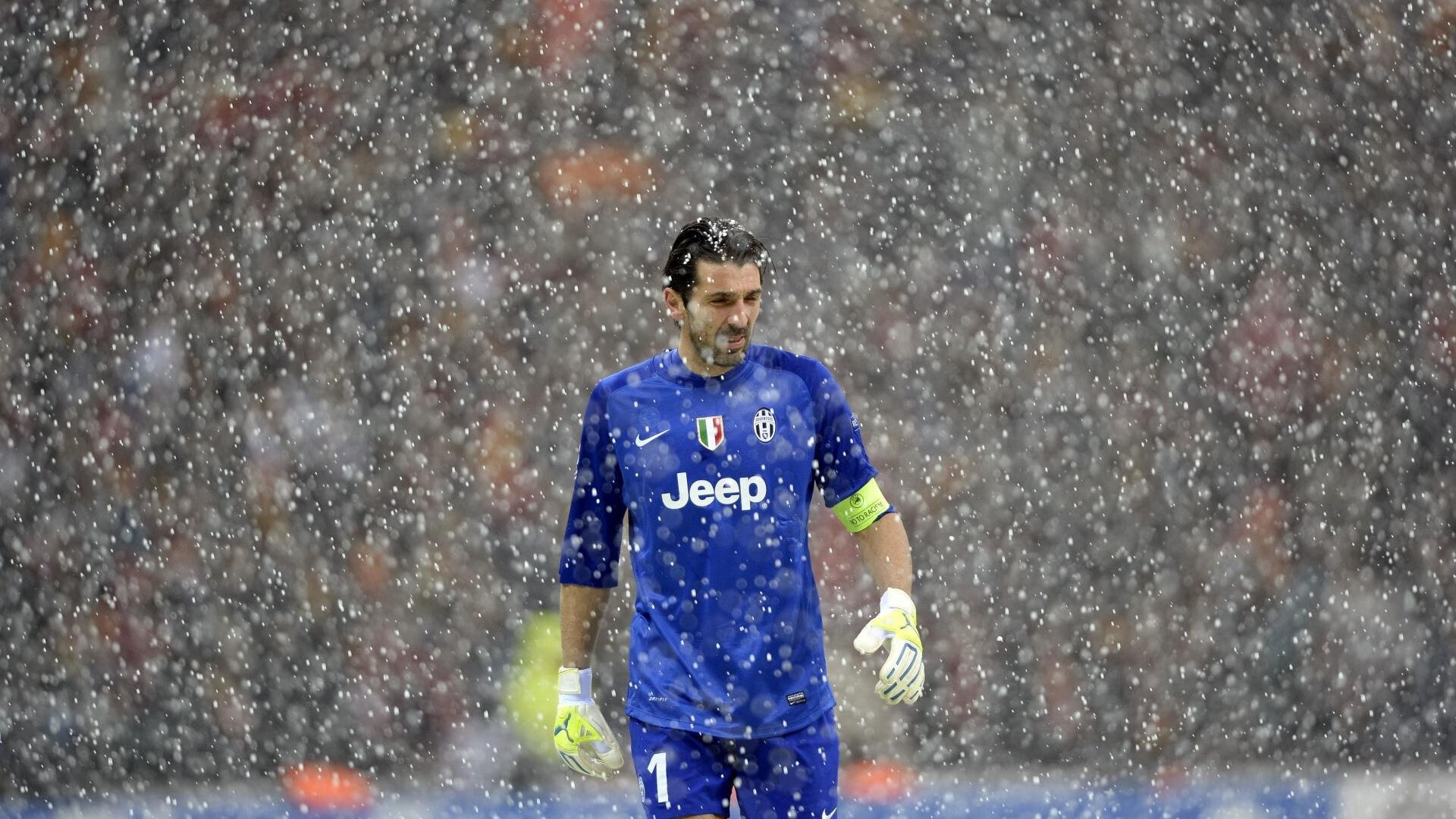 国足门将出击训练引入新技术,国足前门将