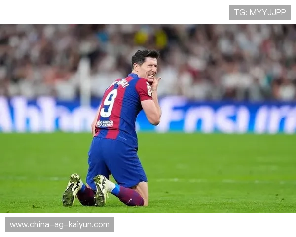 巴萨门将表现低迷,后防体系需重组 巴萨门将表现低迷,后防体系需重组