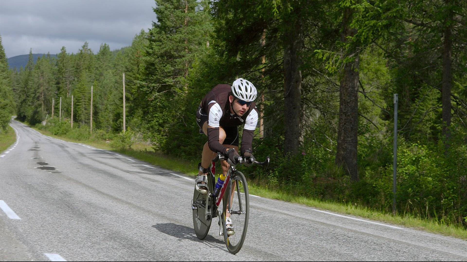国足锋线突破能力排名解读，足坛锋线组合排名